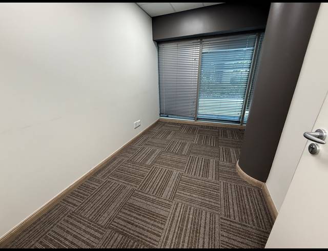 139M² OFFICE TO LET IN ROSEBANK